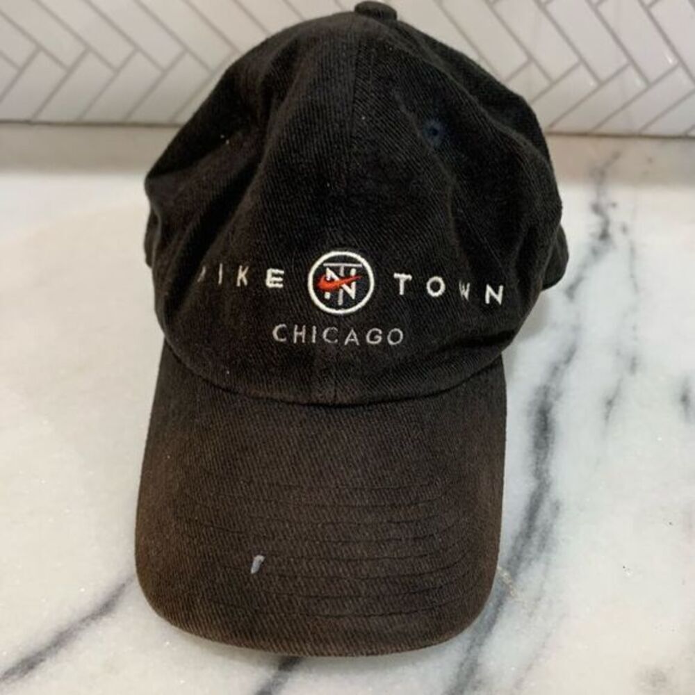 VTG 90’s Adult Nike Niketown Chicago Adjustable Hat
